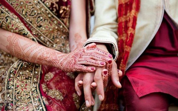عروس هندية تستبدل عريسها بآخر في حفل زفافها!