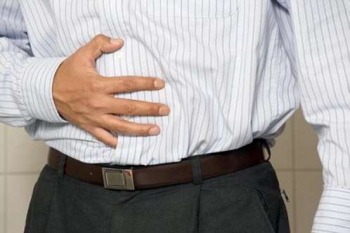 رجل متزوج يذهب الى الطبيب بسبب آلام المعدة واكتشف أنه (امرأة)