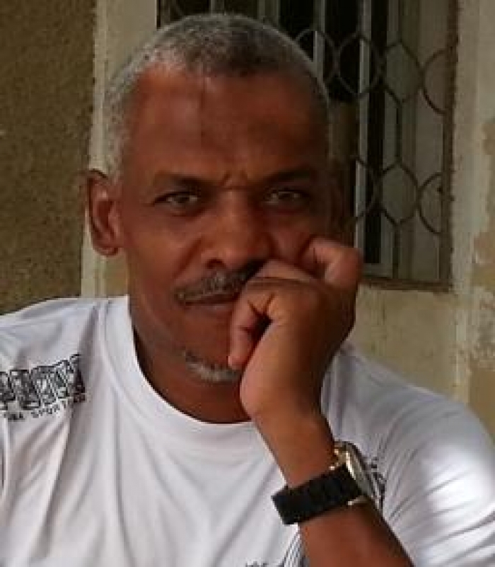 من هو الغزال اليمني الذي يدرب جيش قطر ؟!