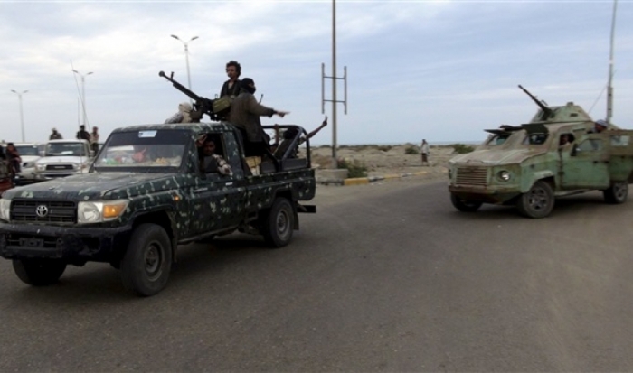 مقاومة شرسة بكرش لمحاولة تقدم قوات موالية للحوثيين وتعزيزات من قاعدة العند تصل الى المنطقة