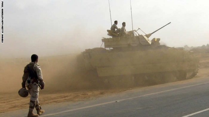 الدبابات السعودية تزحف باتجاه شمال اليمن. هل تنطلق «عاصفة الحزم» البرية من جازان ونجران؟