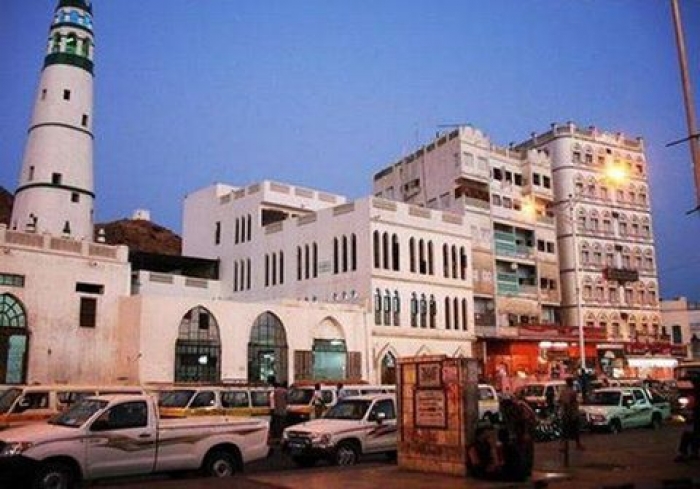 قباب واضرحة المكلا مهددة بالتدمير من القاعدة