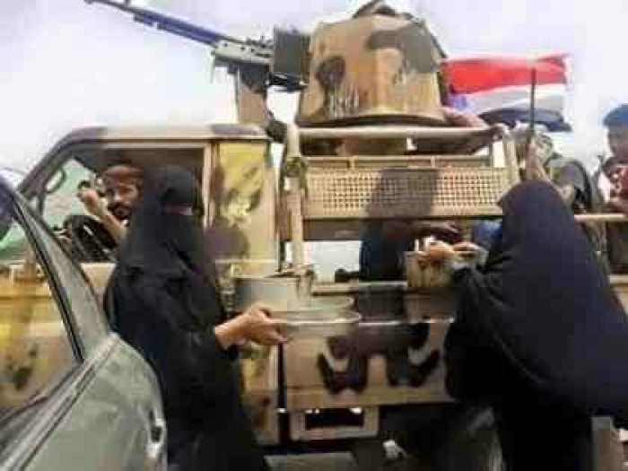 شاهد الصورة.. فتاتان عدنيتان يشعلن مواقع التواصل السعودية