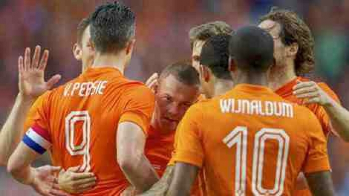 هولندا التي تفخر بكرة القدم مهددة بالغياب عن يورو 2016
