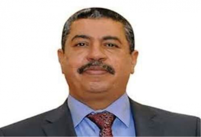 عاجل : المقاومة تحاصر بحاح في القصر بعدن