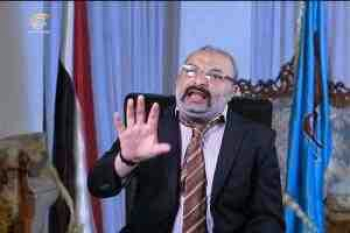 شاهد .. الحاوري يقلد المخلوع في طهوره الاخير عبر قناة الميادين