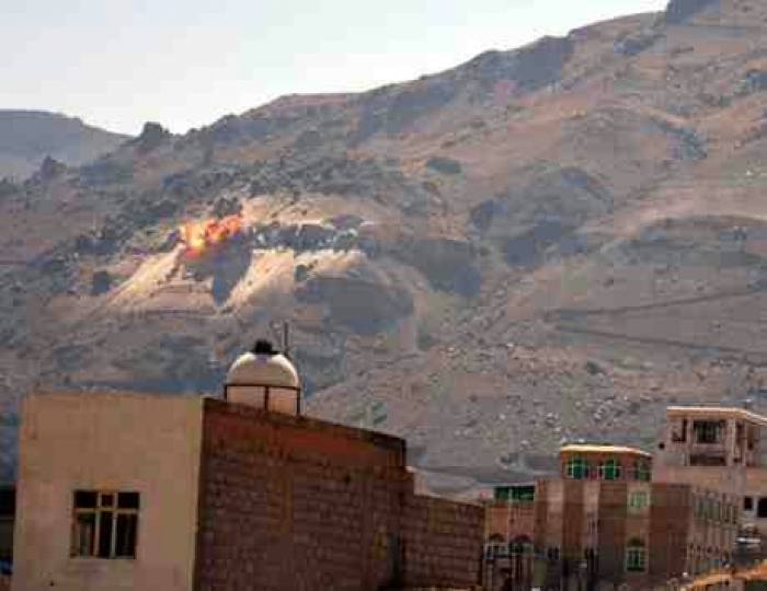 الكشف عن سبب الغارات المكثفة على جبل نقم