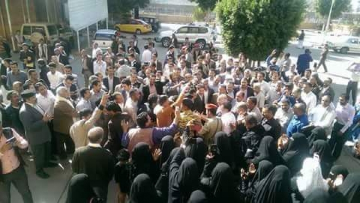 صورة اليوم .. صنعاء تستقبل بن همام بااللهفة وكثر من الاهتمام