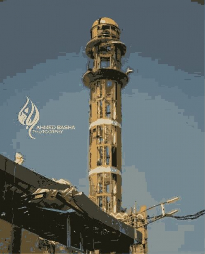 المسيرة تدك مسجد الحسين بتعز
