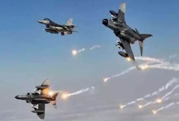 طيران التحالف يكثف غاراته في 5 محافظات يمنية