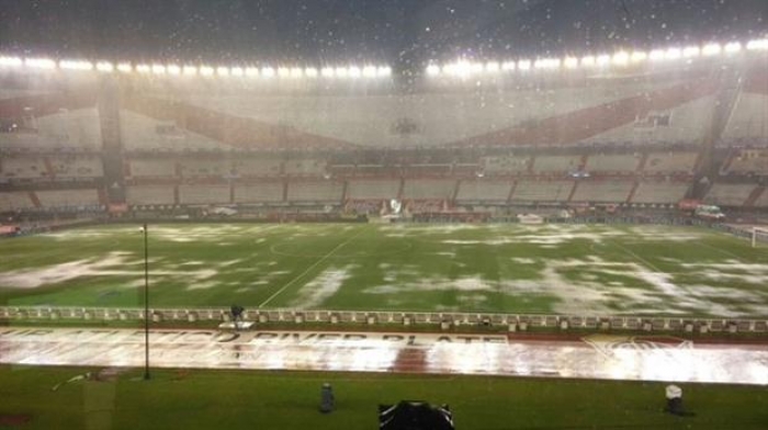 سقوط الامطار يؤجل قمة البرازيل والارجنتين