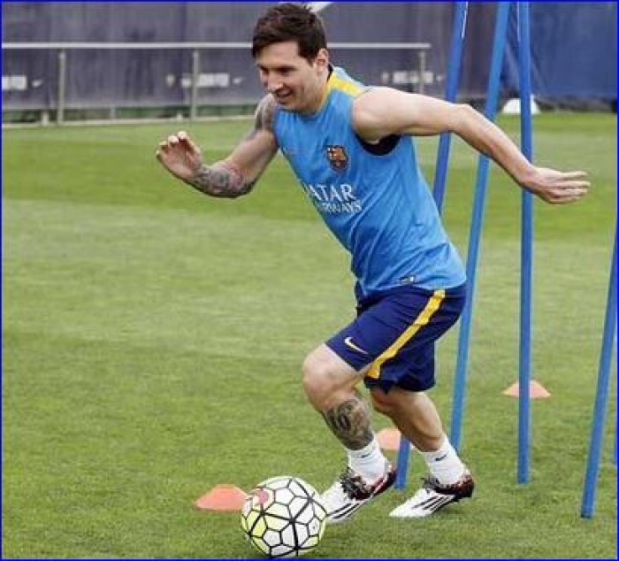 ميسي يشارك في تدريبات برشلونة ويقترب من اللحاق بـ «الكلاسيكو»