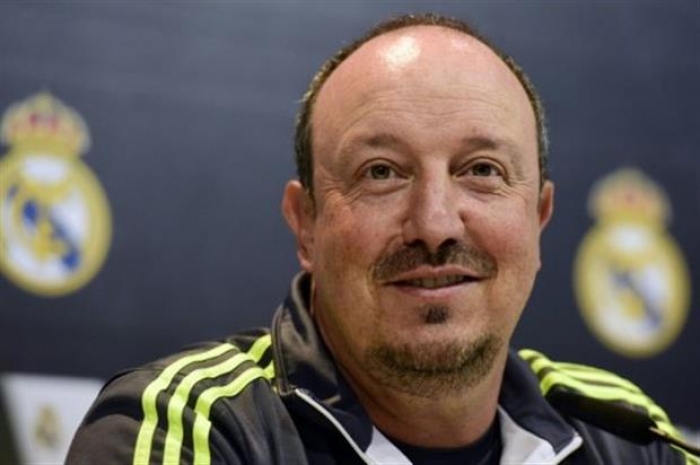 رئيس ريال مدريد يجدد الثقة باالمدرب بينيتيز