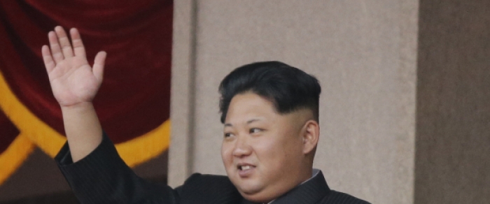 زعيم كوريا الشمالية يفرض قصة شعره على الرجال.. وتسريحة زوجته نموذجاً للنساء
