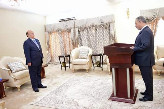 ثلاثة وزراء يحلفون اليوم امام هادي بعدن .. وسط تكهنات بـ صالح عبيد وزيرا للنقل .. وتكليف قائم بمهام وزير الدفاع
