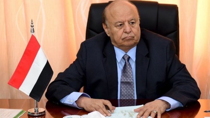 انقلاب وشيك على الرئيس هادي في عدن وروسيا تزود صالح بشحنة اسلحة متطورة وعبدالملك الحوثي يدرس خيار الانسحاب من تعز والتمركز في اب للدفاع ( تفاصيل هامة )