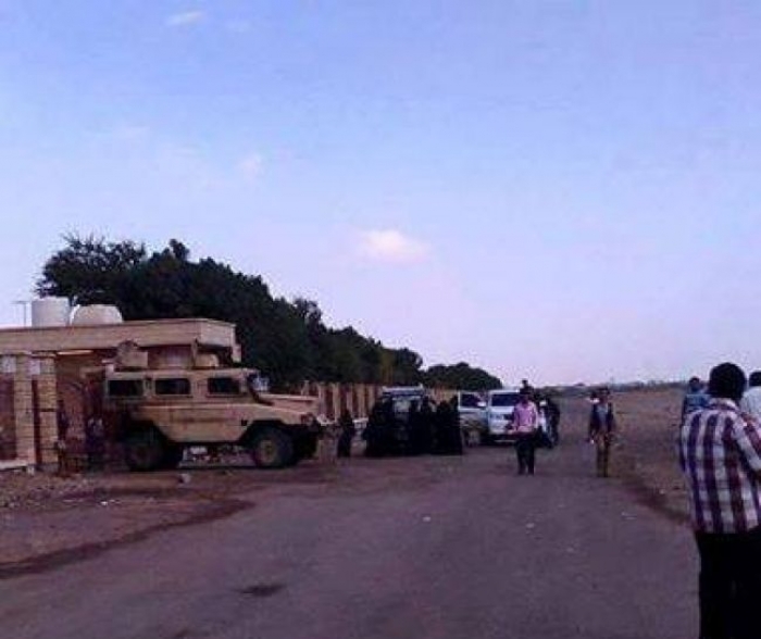 نافذ يغلق كلية الهندسة بعدن ويمنع الامتحانات