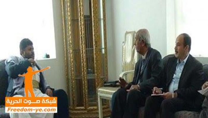 شاهد بالصورة : خائنان جنوبيان في حظرة الحوثي “تفاصيل”