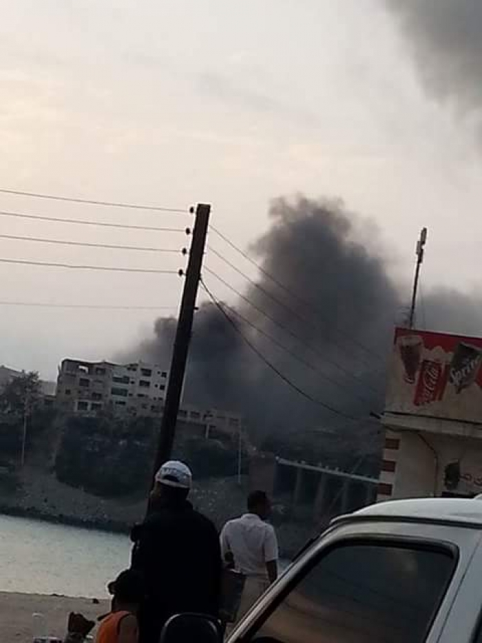 نجاة مدير شرطة عدن .. ومقتل11 شخصاً بانفجار سيارة مفخخة