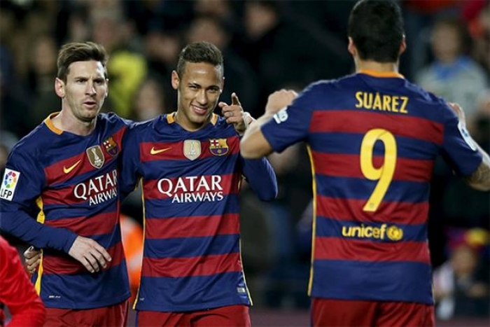 برشلونة يستفز بلباو بفوز كاسح في الليجا قبل معركتهما في الكأس