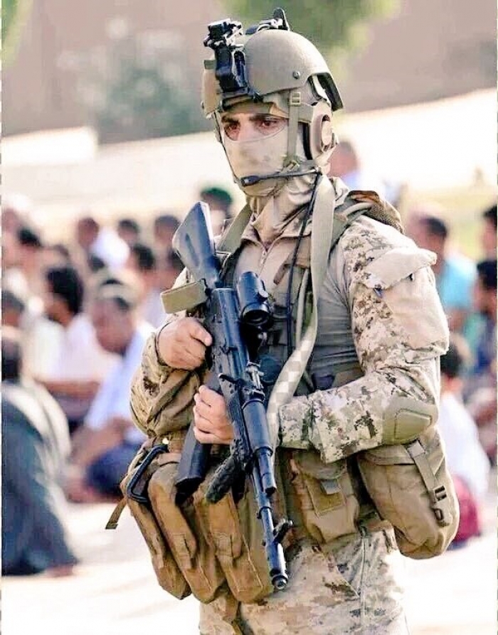 شاهد الصورة.. السعودي يحمينا والحوثي يقتلنا (الفرق بين الصورتين)