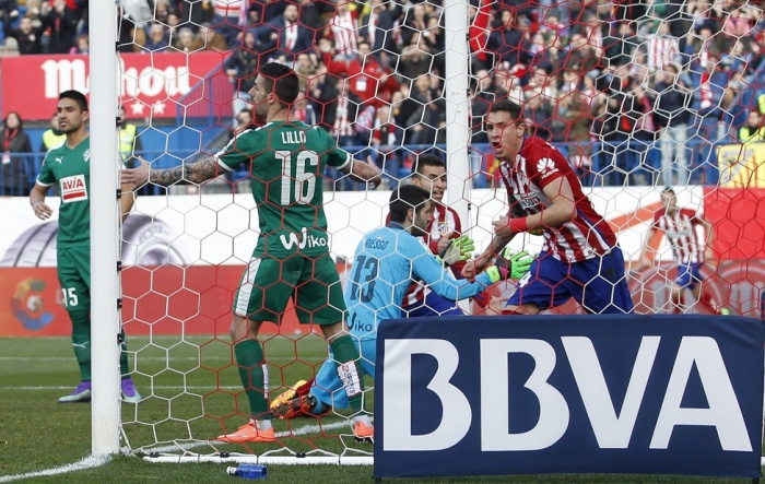 أتلتيكو مدريد ينجو من فخ إيبار بشق الأنفس