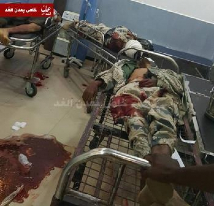 التفاصيل والصور  : مسلحون يغتالون 3 من افراد حراسة اللواء فضل حسن عقب عودتهم من جبهة كرش