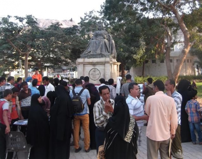 الملكة "فكتوريا" تحتضن صوراً لـِ "التواهي" من الماضي والحاضر .. بالصور