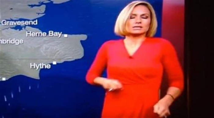 مذيعة "بي بي سي" تفقد وعيها على الهواء مباشرة (فيديو)
