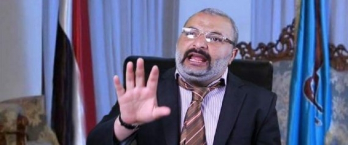 بالفيديو : قلد السيسي وصالح فتابعه مئات الآلاف.. محمد الحاوري طارده الرئيس اليمني السابق فلجأ إلى الشبكات الاجتماعية