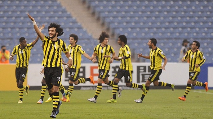 الاتحاد يهزم الهلال ويقترب من الصدارة ونجران يصدم الأهلي