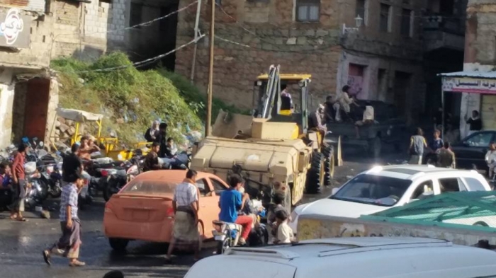 تعز : المقاومة تواصل تقدمها غرب المدينة وانهيارات في صفوف المليشيا ( صور غنائم المقاومة )