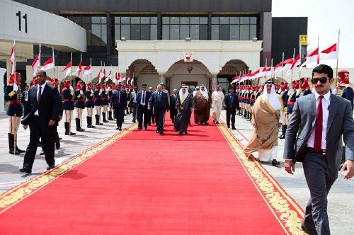 عاد الى مقر اقامته المؤقت بالرياض : الرئيس هادي ينهي زيارته للكويت والبحرين