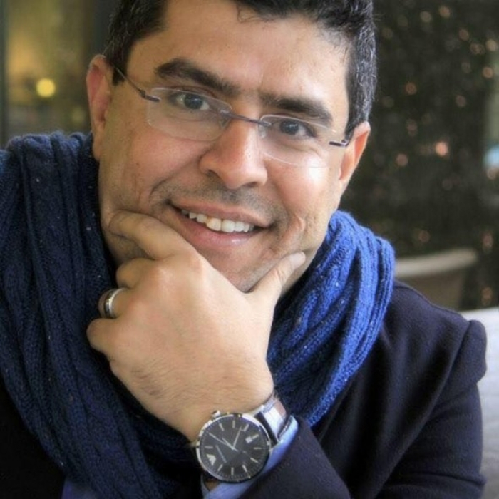 الإعلامي بقناة الجزيرة أحمد الشلفي يتحدى أتباع صالح ؟!