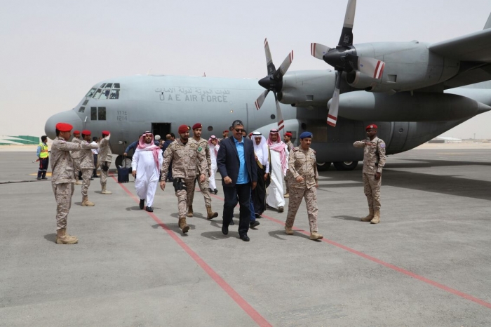 عاجل : بحاح يصل الرياض