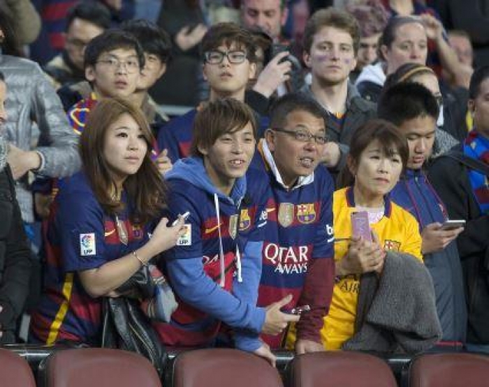 مشجع برشلونة يحتاج 4000 يورو لمباراتي الكلاسيكو وأتلتيكو مدريد