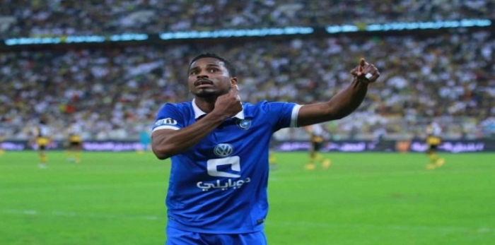 بالصــور : طلاق سعودية بسبب قميص مهاجم الهلال السعودي