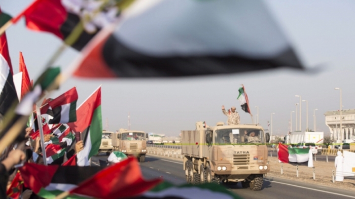 هكذا كان موقف الاماراتيين على تعيين الفريق علي محسن الاحمر نائبا للرئيس وإقالة خالد بحاح