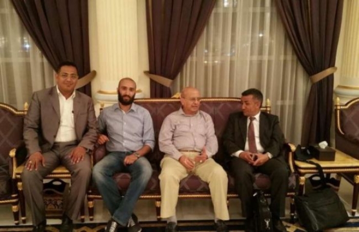 ظهور مفاجئ لنجل المخلوع “عفاش” في سلطنة عمان.. صورة