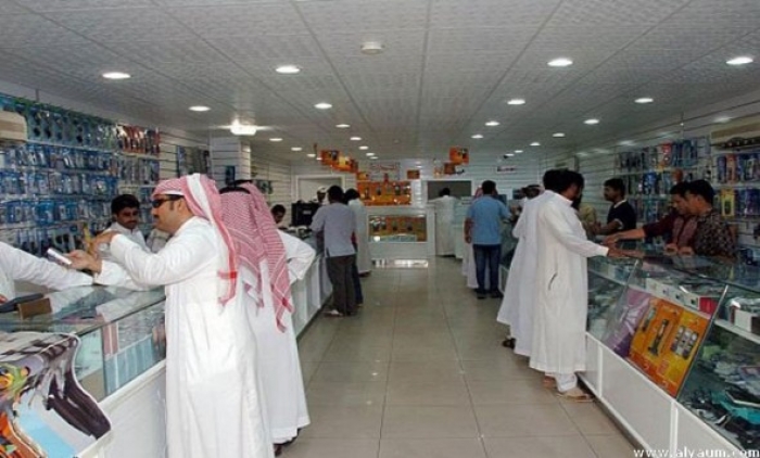 العمل السعودية تعلن رسميا حقيقة استثناء اليمنيين من بيع وصيانة أجهزة الجوالات وملحقاتها