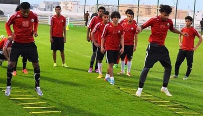 الأحمر الكبير يبدا معسكره في قلب العاصمة