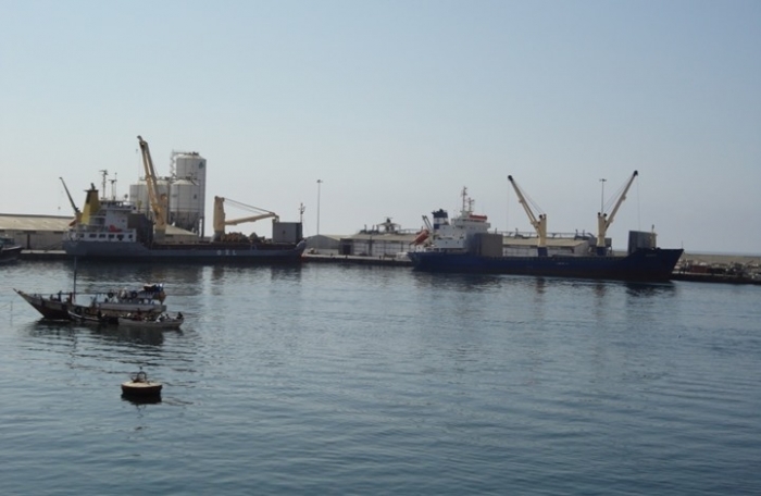 قادة إماراتيون يفشلون إتمام صفقة بيع 3 ملايين برميل نفط في ميناء الضبة بالمكلا (الأسباب)