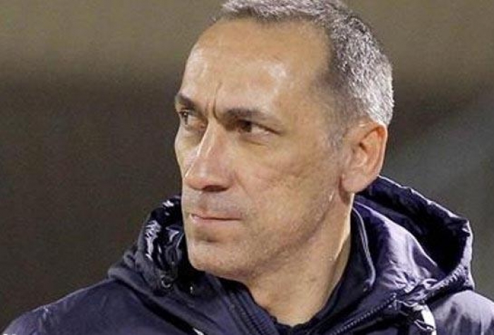 ادارة الهلال تقيل المدرب دونيس