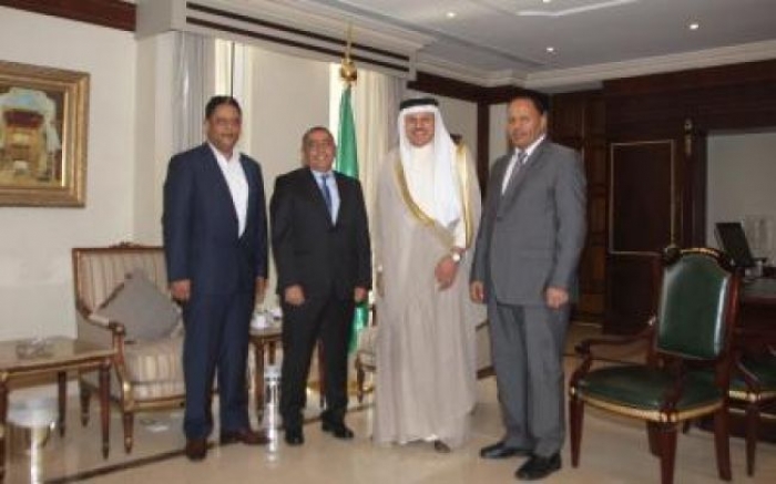 بالإسم..ولدالشيخ يستدعي سياسياً يمنياً بارزاً للحضور الى الكويت لمساعدته في حلحلة المشاورات