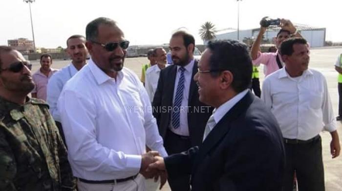 رئيس الوزراء اليمني الجديد يصل العاصمة المؤقتة