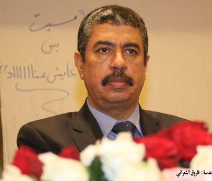 تفاصيل هامة وخطيرة ...بحاح باع جزيرة يمنية تحت مظلة الاستثمار لرجل أعمال اماراتي من اصل ايراني