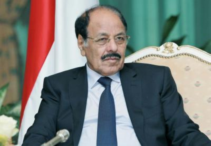 علي محسن الأحمر يهاتف بن دغر إلى عدن