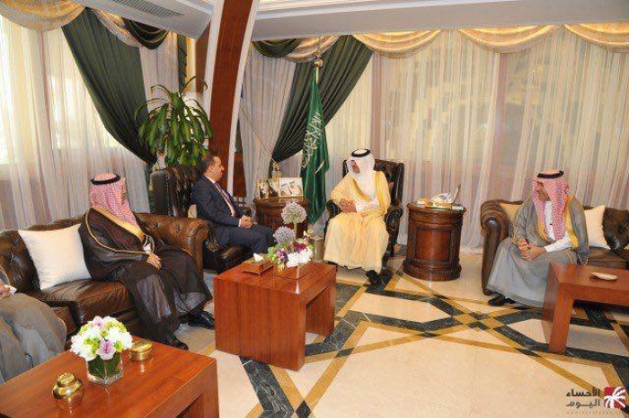 الامير سعود بن نايف بن عبدالعزيز يستقبل الوزير معمر الارياني