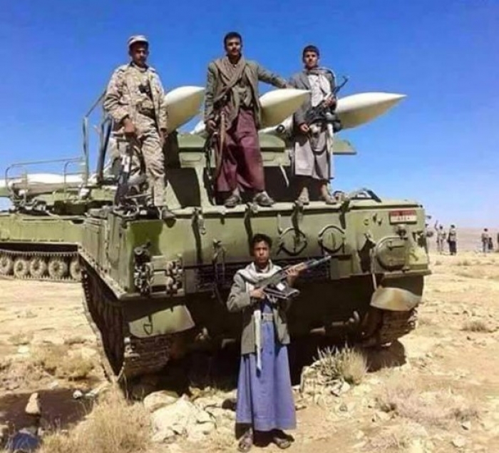 إضراب في مستشفى الثورة بصنعاء وأخرى بوزارة الشباب بسبب نهب المليشيات رواتب الموظفين