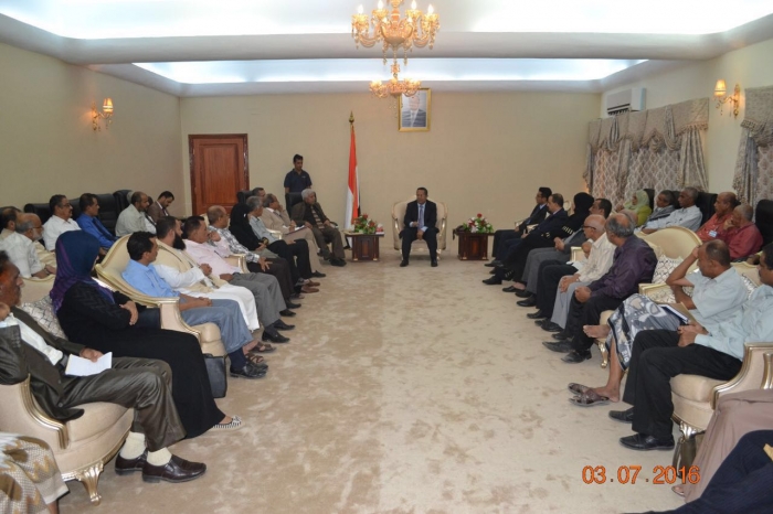 رئيس الحكومة  يلتقي قيادة جامعة عدن